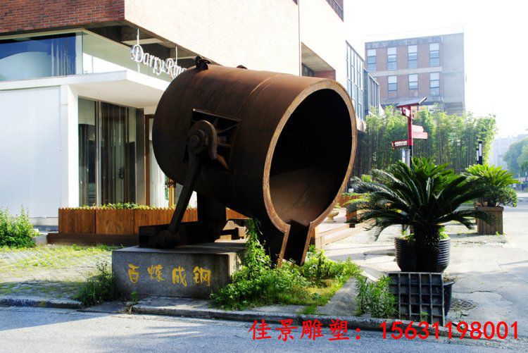 小区雕塑成为小区环境中的必备要素