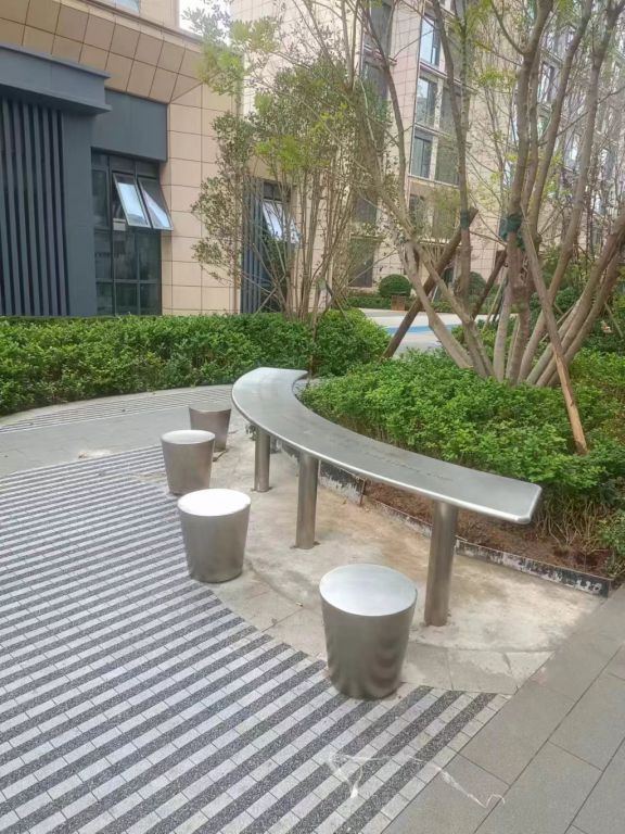 雕塑摆放地的文化背景有何重要性