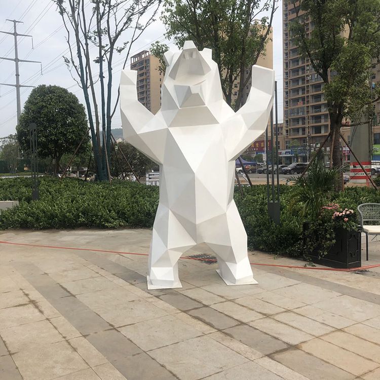 户外卡通大型雕塑园林小品雕塑玻璃钢几何切面熊雕塑商场动物雕塑 (1)