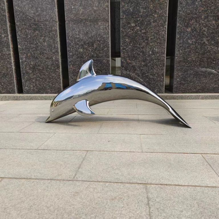 如何根据预算选择海豚雕塑的材质