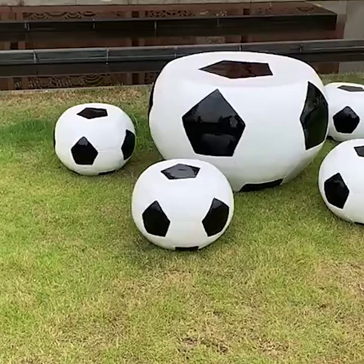 不锈钢异形坐凳雕塑的设计理念是 