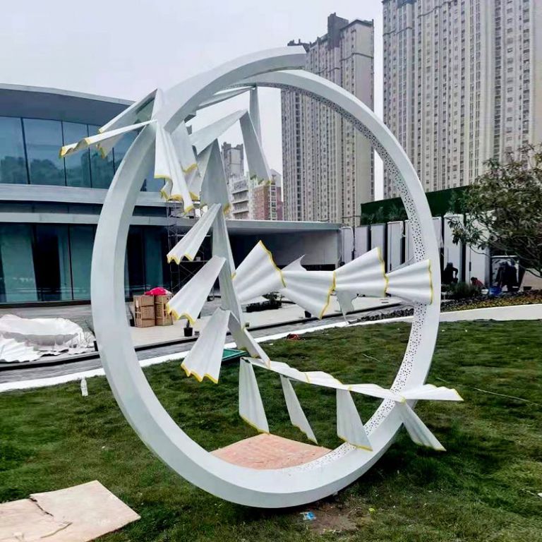 复合材料在圆环雕塑中的应用前景如何