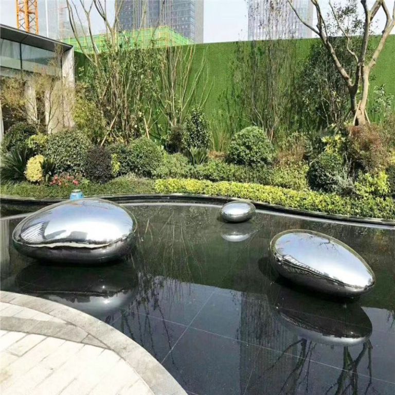 不锈钢鹅卵石在景观设计中具有诸多优势