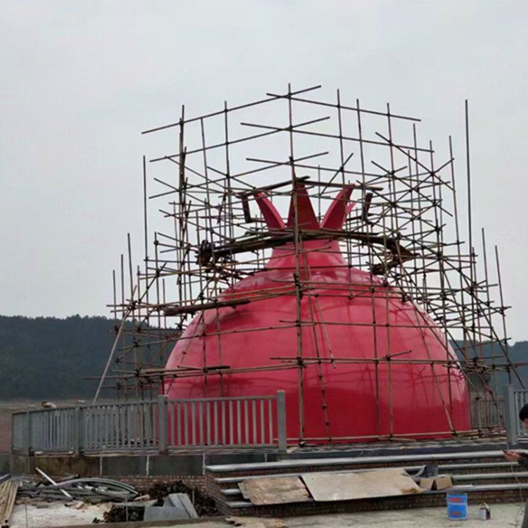 从艺术流派的角度分析不锈钢石榴雕塑能体现哪些流派的特点