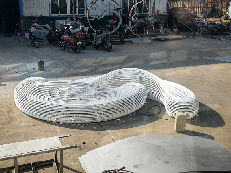 户外坐凳雕塑的抗老化、防腐蚀设计要点有哪些