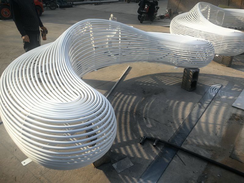 坐凳雕塑的材质选择需考虑哪些因素