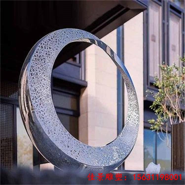 大型不锈钢镂空透光圆环雕塑