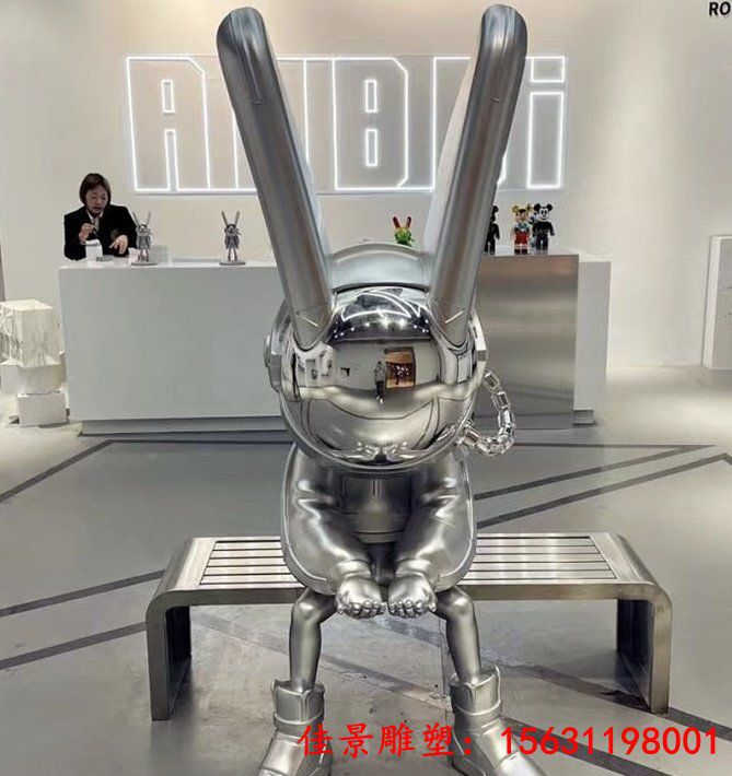 不锈钢镜面卡通兔子雕塑