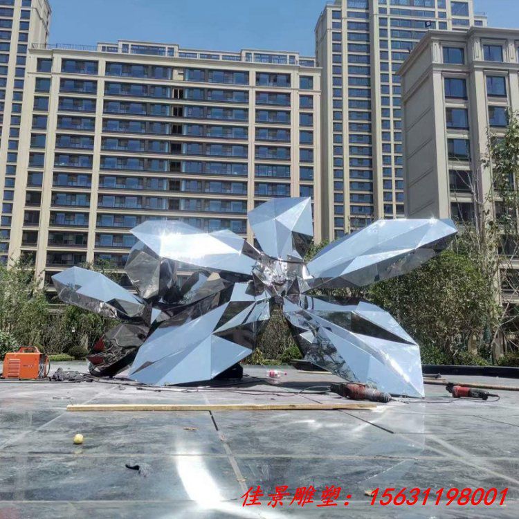不锈钢抽象绽放花朵雕塑