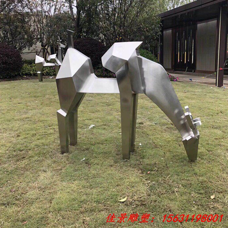 几何抽象不锈钢小鹿雕塑