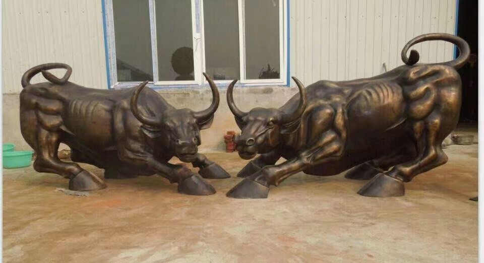 站姿牛户外景观铜雕