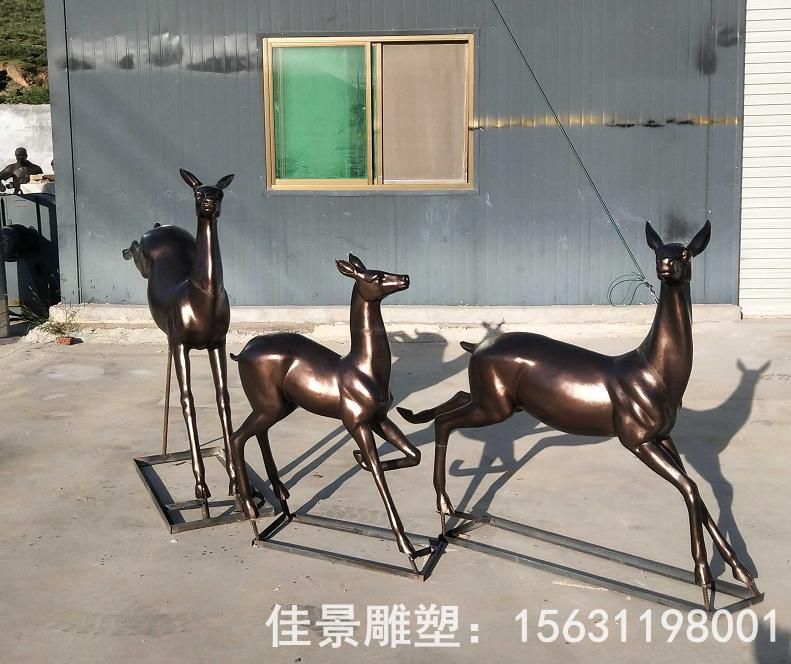 群鹿商场动物铜雕