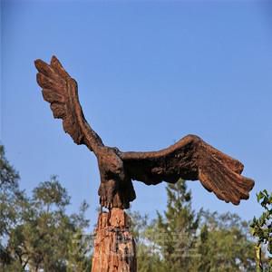 展翅老鹰小区景观铜雕