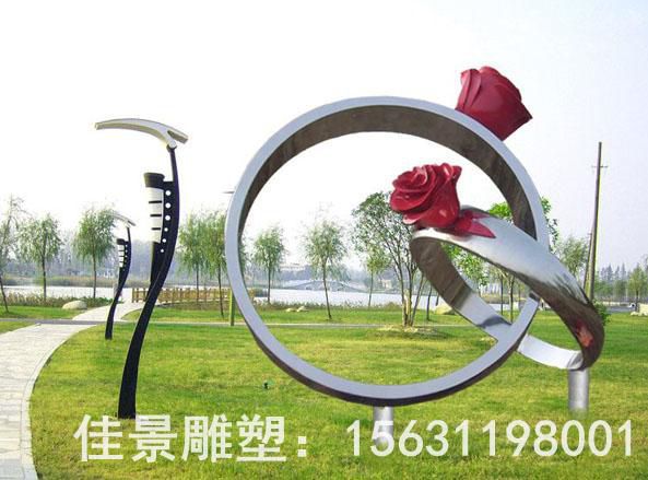 不锈钢镜面戒指抽象雕塑