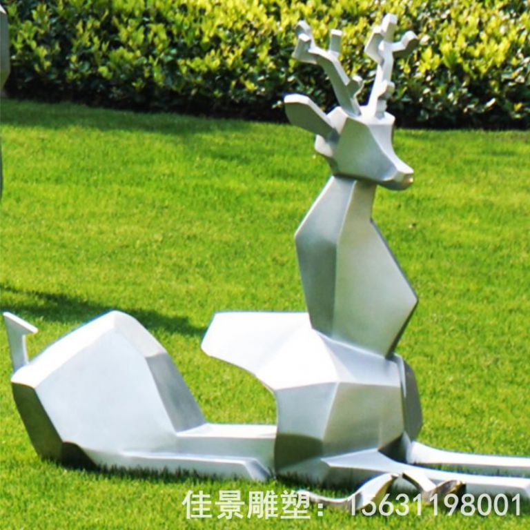 卧姿鹿景区不锈钢雕塑
