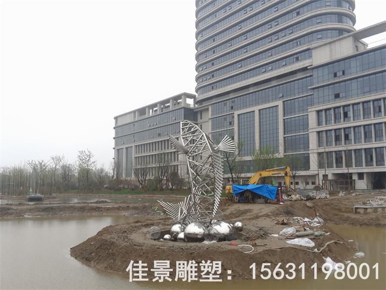 不锈钢抽象鱼动物雕塑