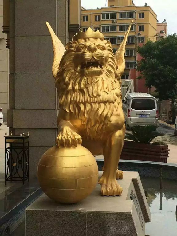 展翅狮子商场景观铜雕