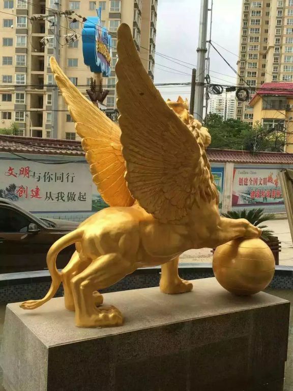 展翅狮子别墅景观铜雕