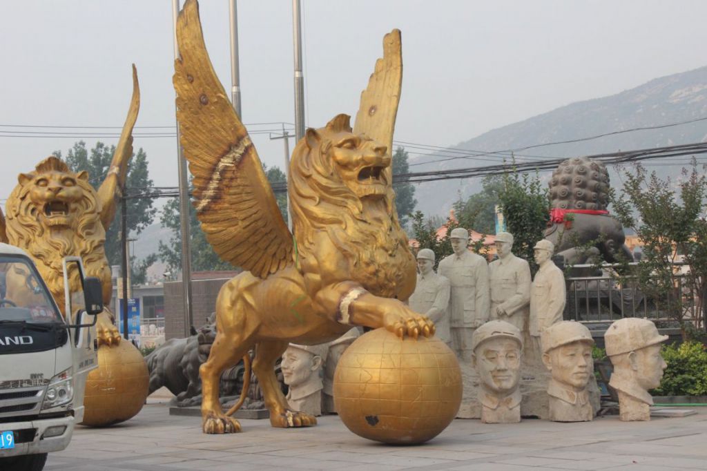 展翅狮子景区景观铜雕