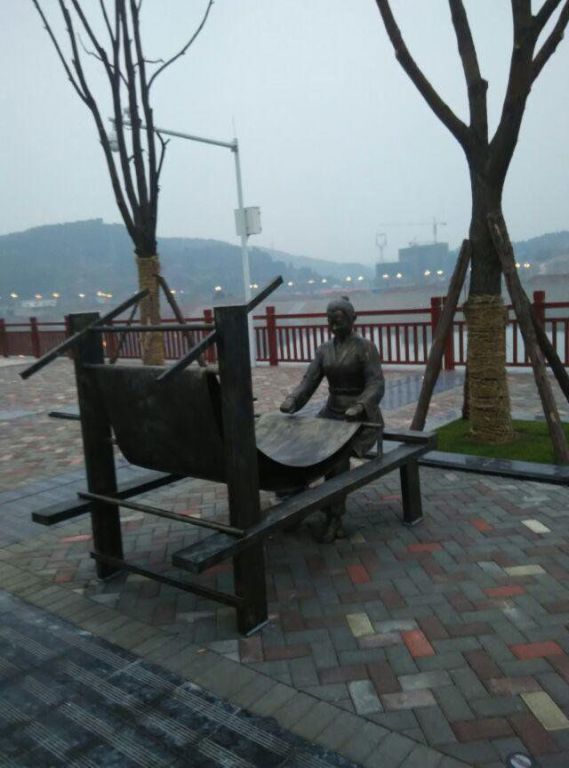 纺织人物别墅景观铜雕