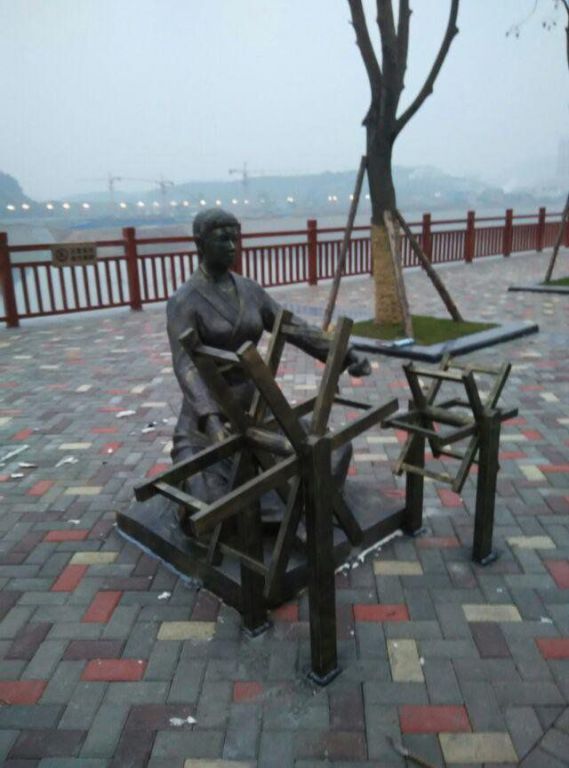 纺织人物小区景观铜雕