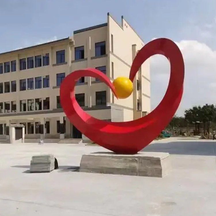 彩绘爱心商场不锈钢雕塑