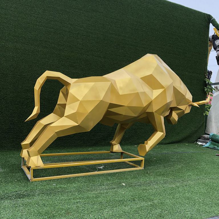 金色牛公园抽象铜雕