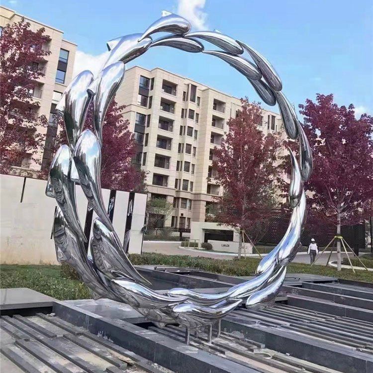 不锈钢异形圆环别墅雕塑