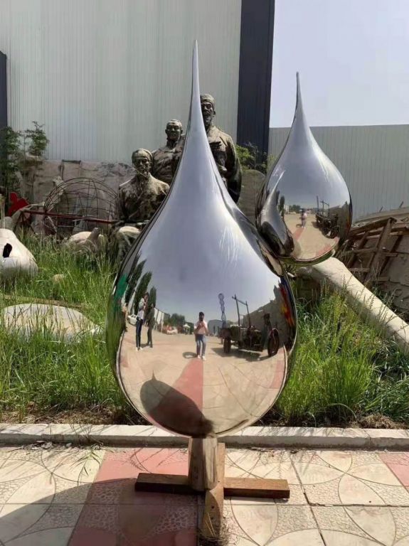 不锈钢镜面水滴广场雕塑