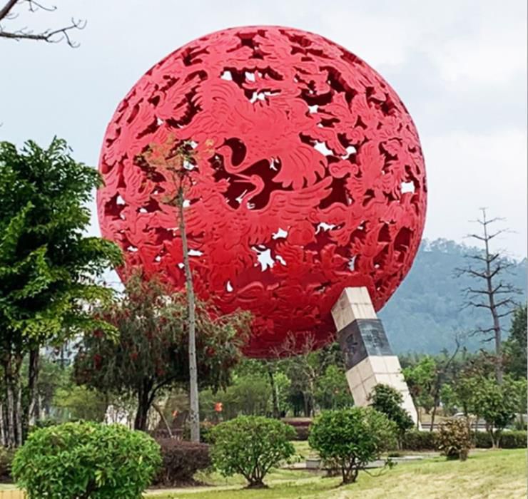 彩绘球不锈钢景观雕塑