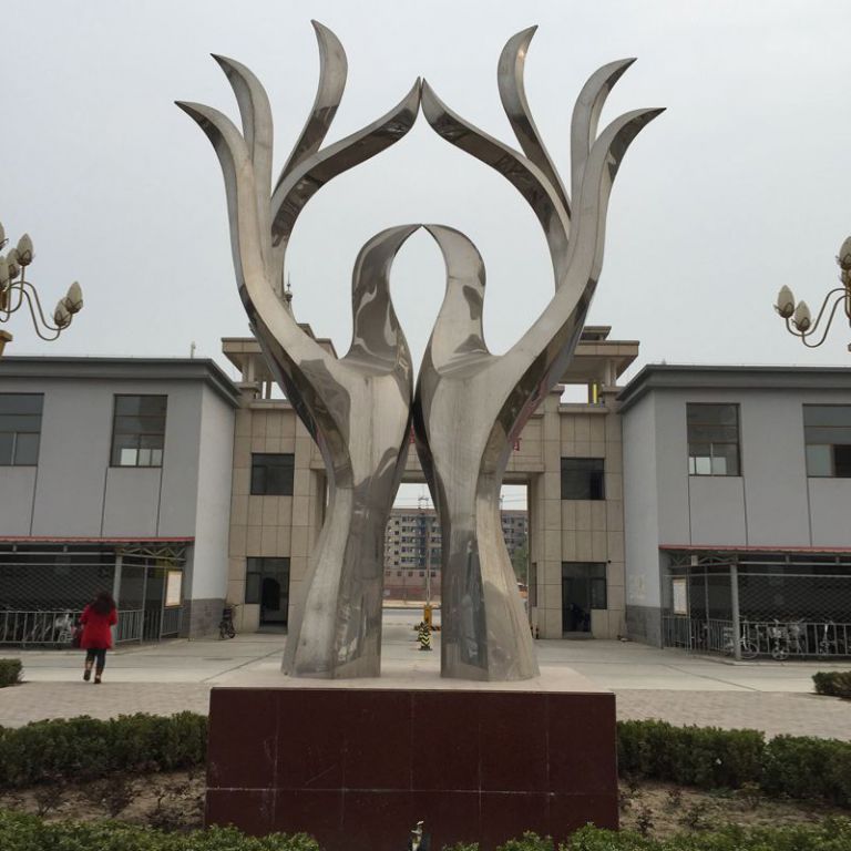 彩绘大型景观不锈钢雕塑