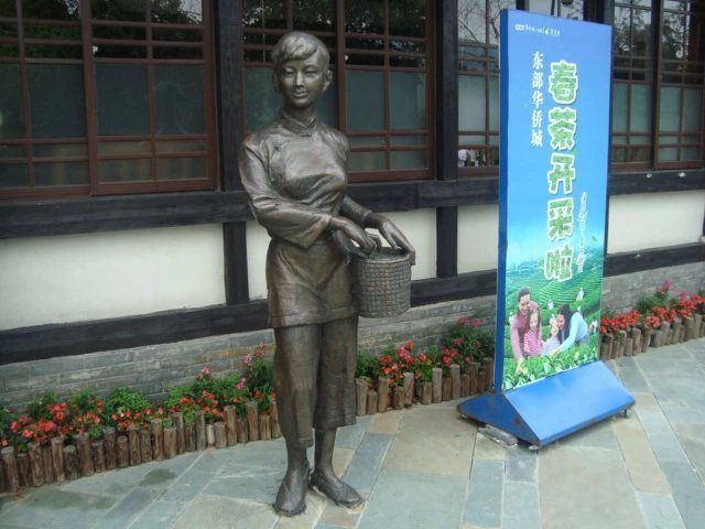 采茶女标志景观铜雕