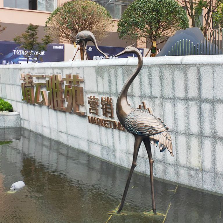 仙鹤城市动物姿势景观铜雕
