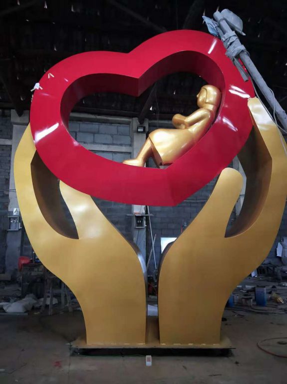 不锈钢爱心标志雕塑