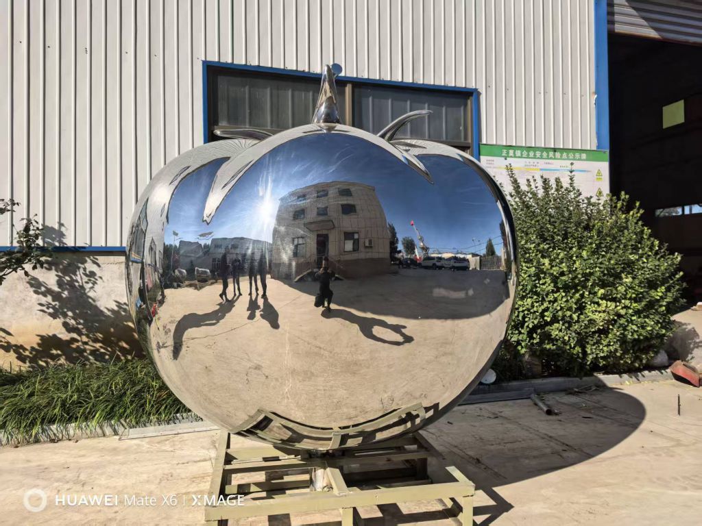 大型不锈钢番茄雕塑