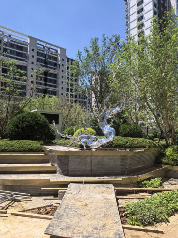   小区不锈钢浪花雕塑