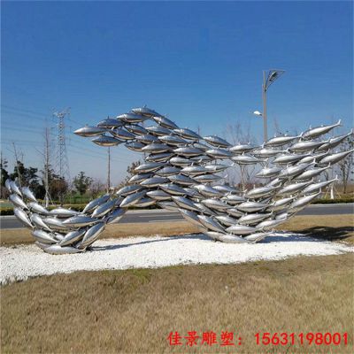304不锈钢锻打镜面鱼群雕塑