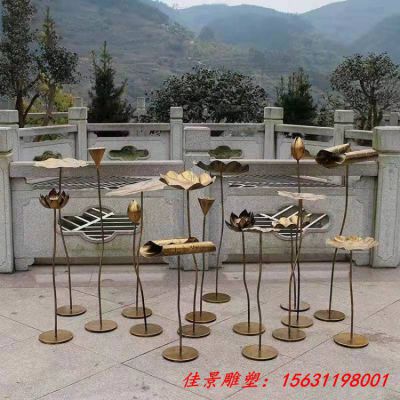 锻铜荷花荷叶雕塑