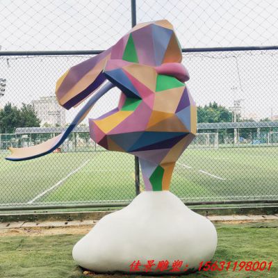 公园玻璃钢彩绘卡通兔子雕塑