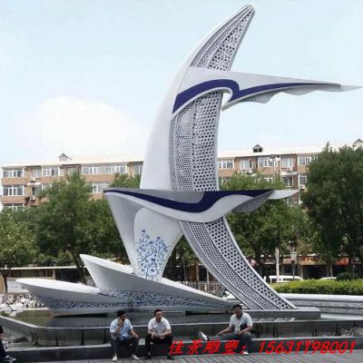 不锈钢抽象船帆雕塑