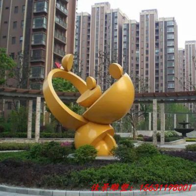 小区不锈钢抽象一家三口雕塑