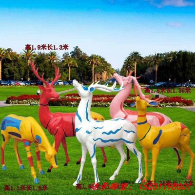 玻璃钢彩绘梅花鹿雕塑