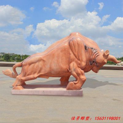晚霞红开荒牛石雕