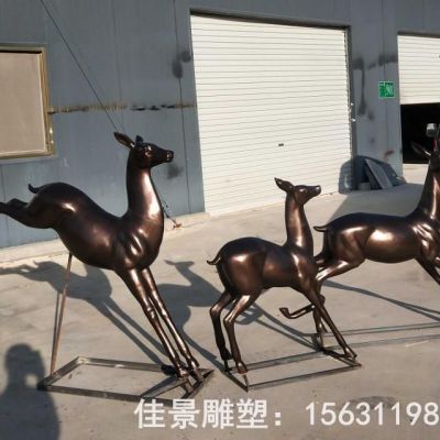 群鹿景区动物铜雕
