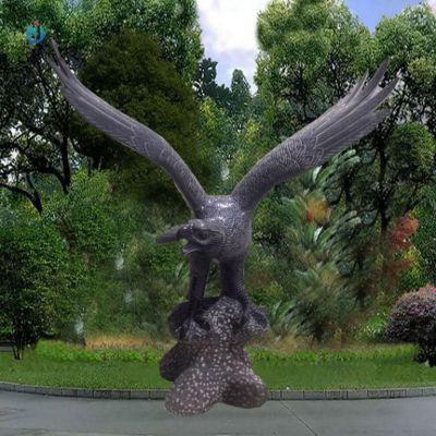 展翅老鹰户外景观铜雕