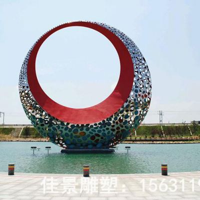 彩绘抽象不锈钢圆环雕塑