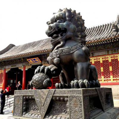 踩球狮子景观标志铜雕
