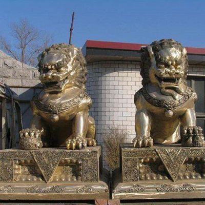 踩球狮子景区标志铜雕