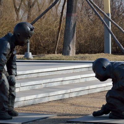 古代儿童写字人物铜雕