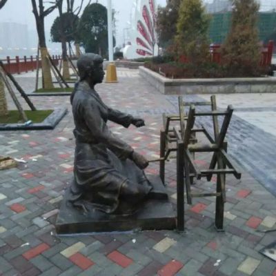 纺织人物街边景观铜雕